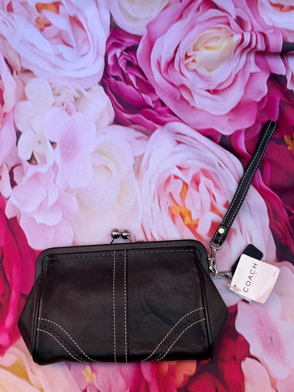 Vintage Coach Brown Kisslock Leather Wristlet Clutch with Contrast Stitching
